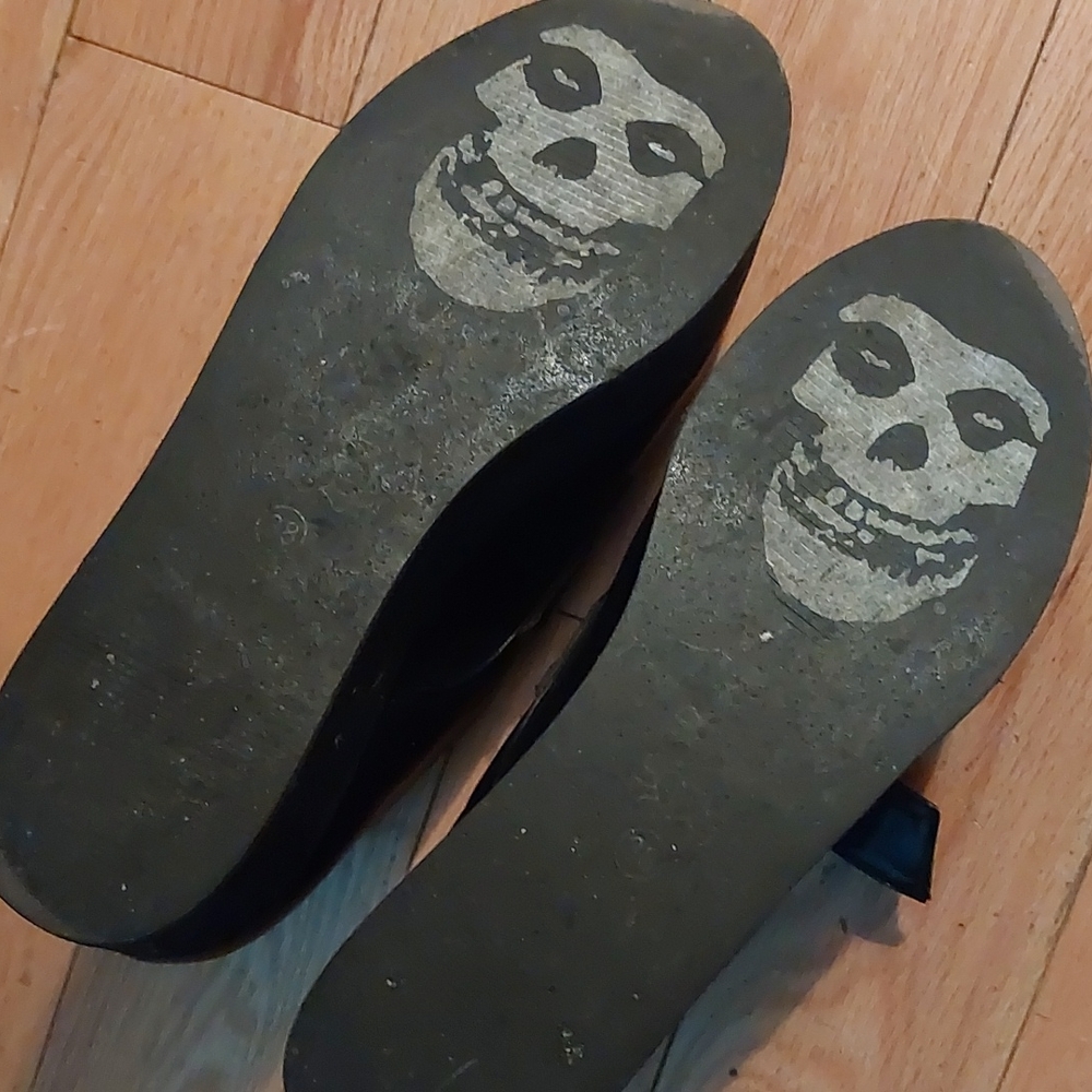 Iron fist misfits shoes - Picture 3 of 4